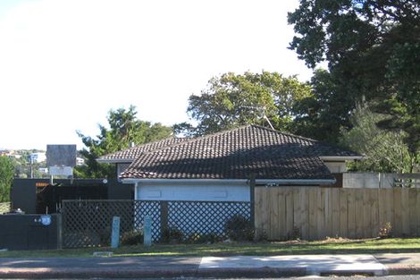 Photo of property in 64a Pupuke Road, Hillcrest, Auckland, 0627