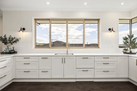 Photo of property in 60 Rexford Heights, Pyes Pa, Tauranga, 3112