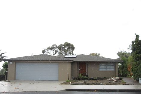 Photo of property in 31 Mcmillan Place, Mellons Bay, Auckland, 2014