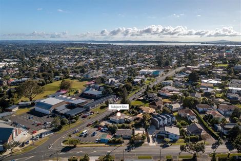 Photo of property in 1 Lavelle Road, Henderson, Auckland, 0612