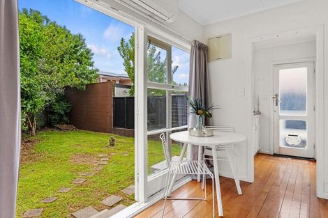 Photo of property in 2/41 Turret Road, Tauranga South, Tauranga, 3112