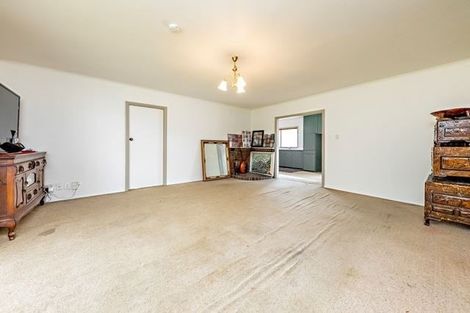 Photo of property in 30 Sutton Crescent, Papakura, 2110