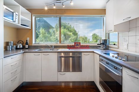 Photo of property in 212 Golf Road, Titirangi, Auckland, 0604