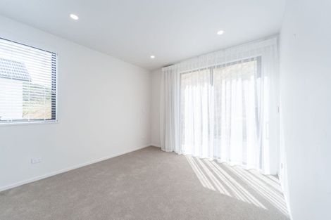 Photo of property in 33 Oakum Road, Whitby, Porirua, 5024