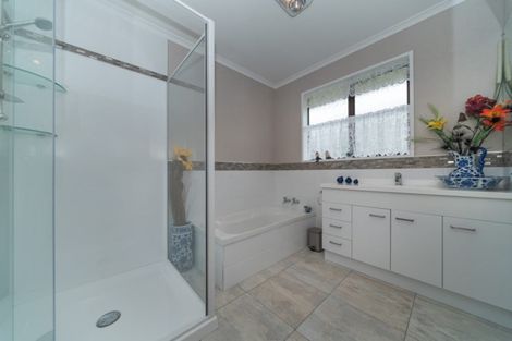 Photo of property in 10 Akaroa Avenue, Awapuni, Palmerston North, 4412