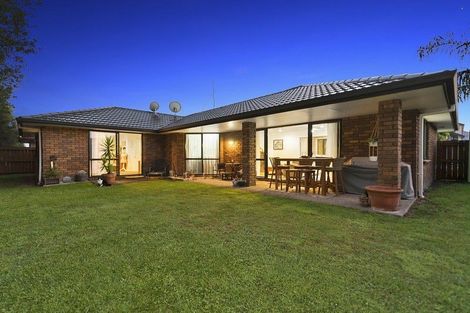 Photo of property in 64 Nielsen Gardens, Rototuna, Hamilton, 3210