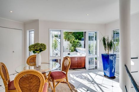 Photo of property in 29 Enfield Road, Hospital Hill, Napier, 4110