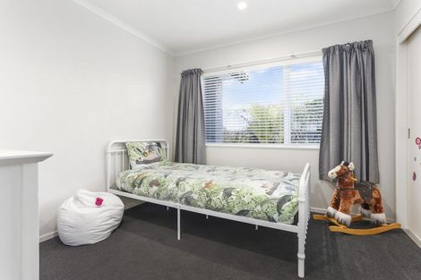 Photo of property in 44b Gilbransen Road, Kumeu, 0810