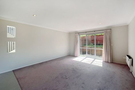 Photo of property in 6 Springvale Drive, Fairview Heights, Auckland, 0632