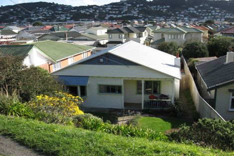 Photo of property in 16 Lonsdale Crescent, Rongotai, Wellington, 6022