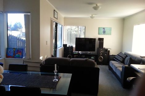 Photo of property in 26 Blueridge Close, Sunnyvale, Auckland, 0612