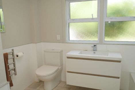 Photo of property in 369 Te Moana Road, Waikanae, 5036