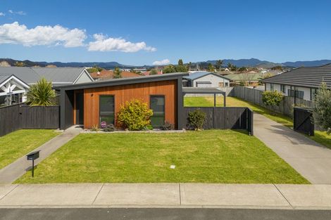 Photo of property in 15 Palm Drive, Whitianga, 3510
