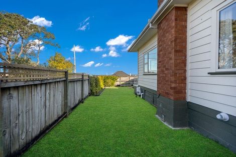 Photo of property in 1/90 Norwood Road, Bayswater, Auckland, 0622