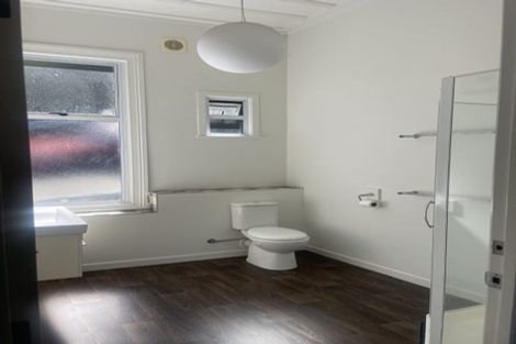 Photo of property in 70 Shakespeare Road, Bluff Hill, Napier, 4110