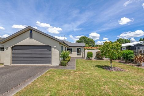 Photo of property in 88 Summerhill Drive, Fitzherbert, Palmerston North, 4410