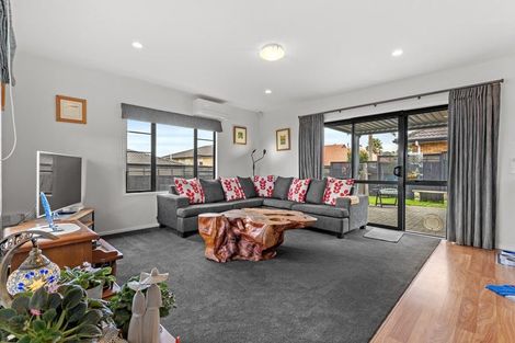 Photo of property in 51 Rathmar Drive, Manurewa, Auckland, 2105