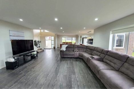 Photo of property in 87 Keri Vista Rise, Papakura, 2110