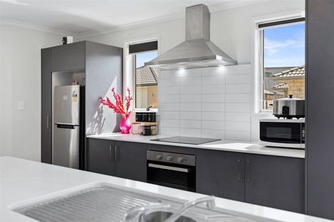 Photo of property in 2 Harakeke Way, Papamoa Beach, Te Puke, 3187