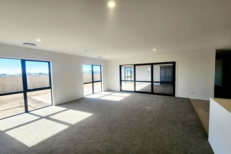 Photo of property in 5 Thorn Place, Levin, 5510