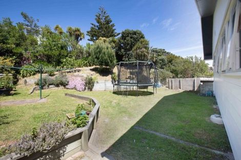 Photo of property in 6 Keith Hart Grove, Titahi Bay, Porirua, 5022