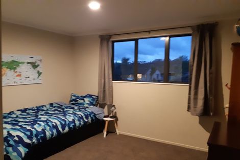 Photo of property in 32 Misty Valley Drive, Henderson, Auckland, 0612