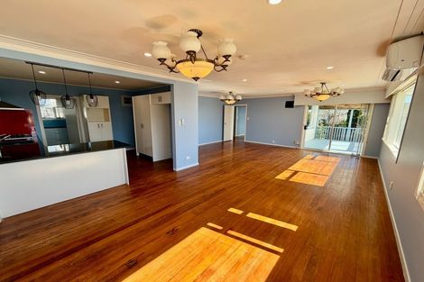 Photo of property in 12 Scanlen Terrace, Kelston, Auckland, 0602