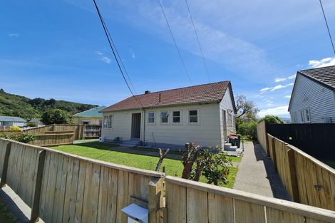 Photo of property in 16 Newcombe Street, Naenae, Lower Hutt, 5011