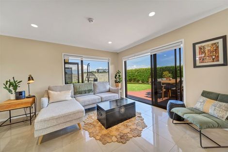 Photo of property in 9 Sampson Avenue, Waiwhakaiho, New Plymouth, 4312