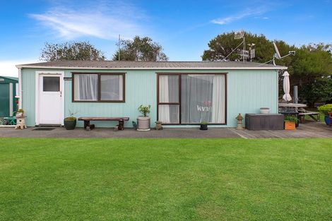 Photo of property in 18a Roore Street, Foxton Beach, Foxton, 4815