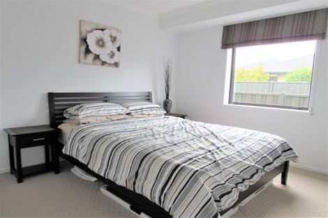 Photo of property in 42 Sunstone Crescent, Brown Owl, Upper Hutt, 5018