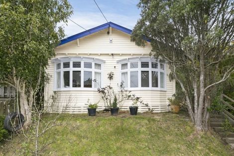 Photo of property in 90 Curtis Street, Northland, Wellington, 6012