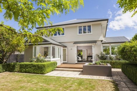 Photo of property in 21 Saint Andrews Square, Strowan, Christchurch, 8052