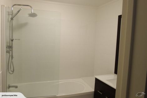 Photo of property in The Haven, 15/120 Beach Haven Road, Beach Haven, Auckland, 0626
