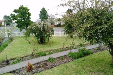 Photo of property in 11 Darlington Street, Ngatea, 3503