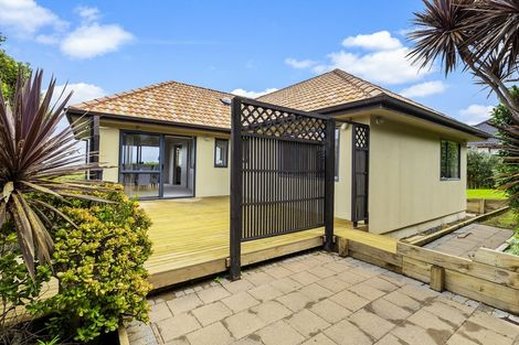 Photo of property in 121 Alec Craig Way, Gulf Harbour, Whangaparaoa, 0930