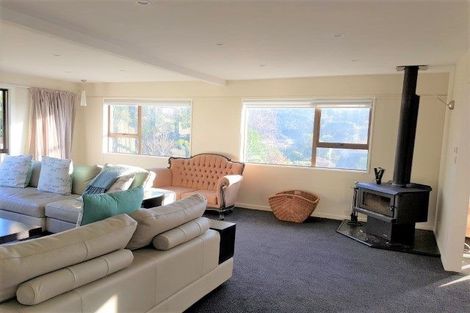 Photo of property in 3 Oak Avenue, Paremata, Porirua, 5024
