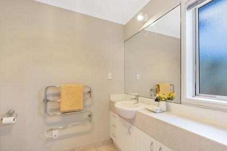 Photo of property in 8 Neaptide Close, Red Beach, 0932