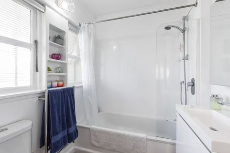 Photo of property in 25 Golf Road, Paraparaumu Beach, Paraparaumu, 5032