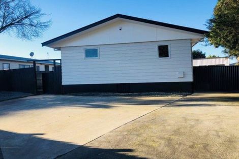 Photo of property in 426 Roscommon Road, Clendon Park, Auckland, 2103