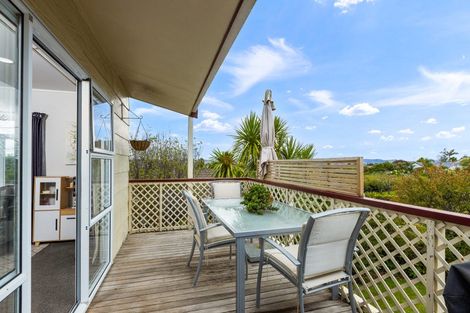 Photo of property in 10 Royalty Rise, Red Beach, 0932