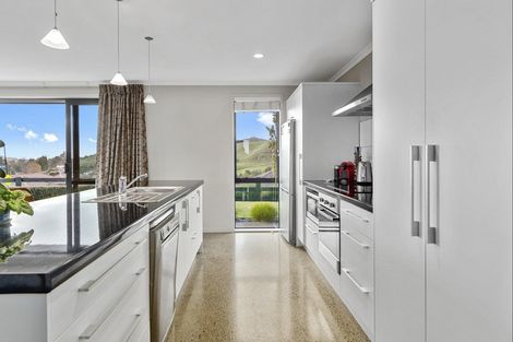 Photo of property in 1 Matariki View, Welcome Bay, Tauranga, 3112