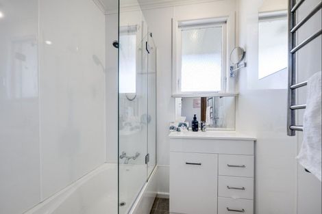 Photo of property in 4 Totara Street, Taradale, Napier, 4112