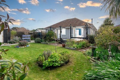 Photo of property in 108 Wellington Road, Paekakariki, 5034