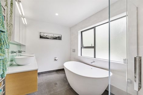 Photo of property in 6 Menear Lane, Hillcrest, Auckland, 0627