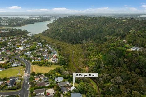Photo of property in 2/128 Lynn Road, Bayview, Auckland, 0629