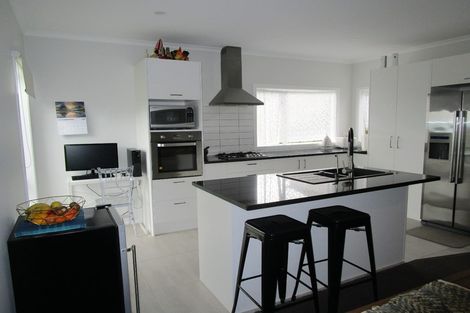 Photo of property in 159 Keri Vista Rise, Papakura, 2110