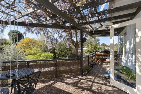 Photo of property in 103 Chaucer Road, Hospital Hill, Napier, 4110