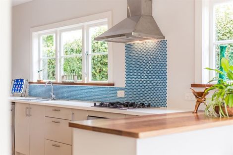 Photo of property in 9 Tawa Street, Eastbourne, Lower Hutt, 5013