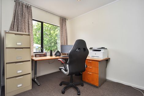 Photo of property in 2a Beazley Place, Glendene, Auckland, 0602